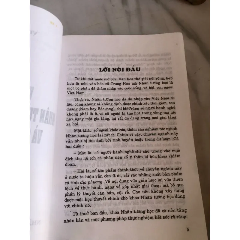 Vận dụng khoa nhân tướng học trong ứng xử và quản lý kinh doanh 791147