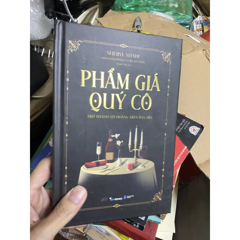 Phẩm giá quý cô trở thành nữ hoàng trên bàn tiệc 306104