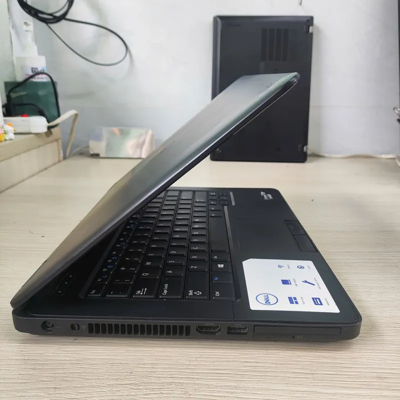 Cần bán laptop i5 đời 4 ram 8g ssd giá rẻ  584032