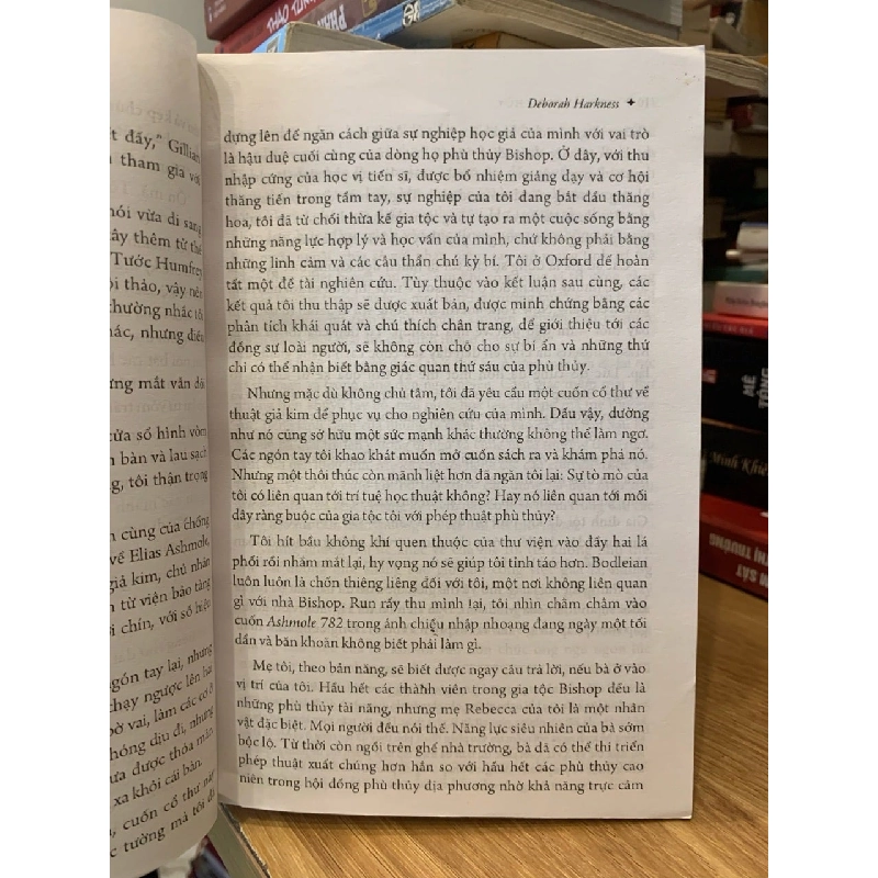 Mật mã phù thuỷ -Deborah Harkness 757142