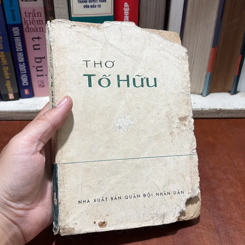 [Sách Thiếu Trang] - II Sách Xưa: Thơ _ Tố Hữu - 1976 796269
