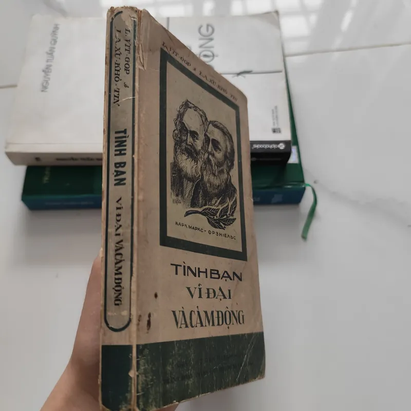 Tình bạn vĩ đại và cảm động  575587