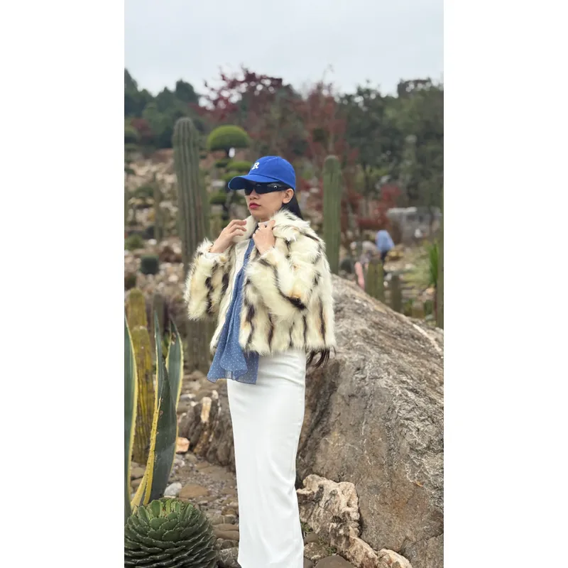 Áo khoác lông nữ trắng phối sang chảnh 673872