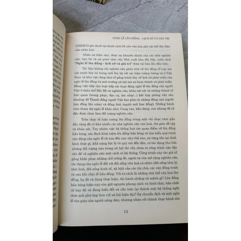 NGHI LỄ LÊN ĐỒNG LỊCH SỬ VÀ GIÁ TRỊ - NGUYỄN NGỌC MAI 789855