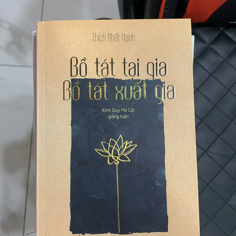 sách bồ tát tại gia và bồ tát xuất gia 594425