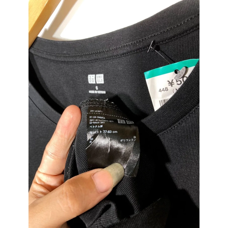 Áo thun Nhật Hiệu Uni , chất co giãn thoải mái 
Size S
  503895