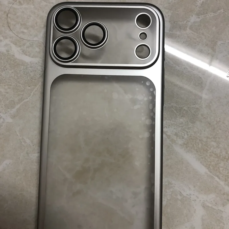 Op lưng điện thoại iPhone 17  588283