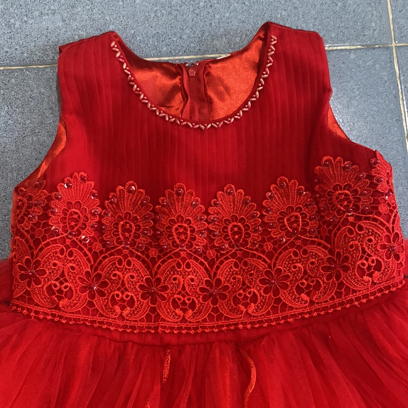 Đầm xoè công chúa voan cao cấp,đỏ mận chín, mặc 1 lần còn mới tinh,rất xinh(6tuổi mặc đẹp) 497823