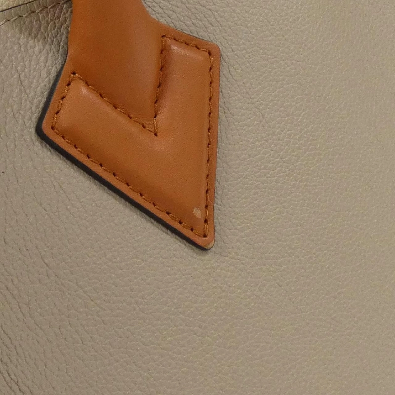 Túi Louis Vuitton On My Side MM M53825 614597