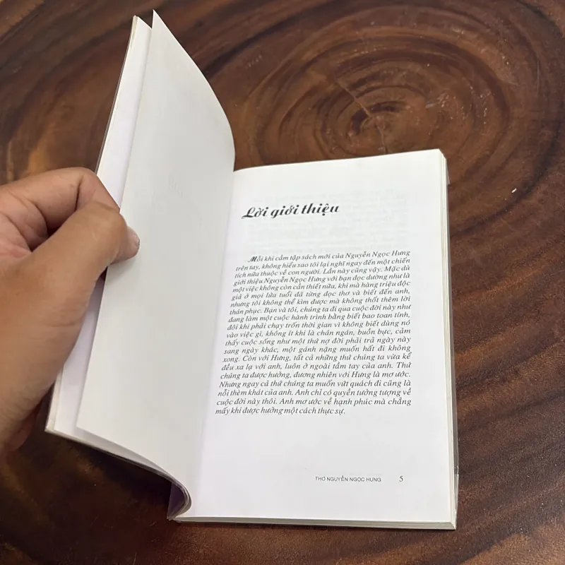 II Văn Học: Từ Khi Có Phượng - Nguyễn Ngọc Hưng - 2005 1001903