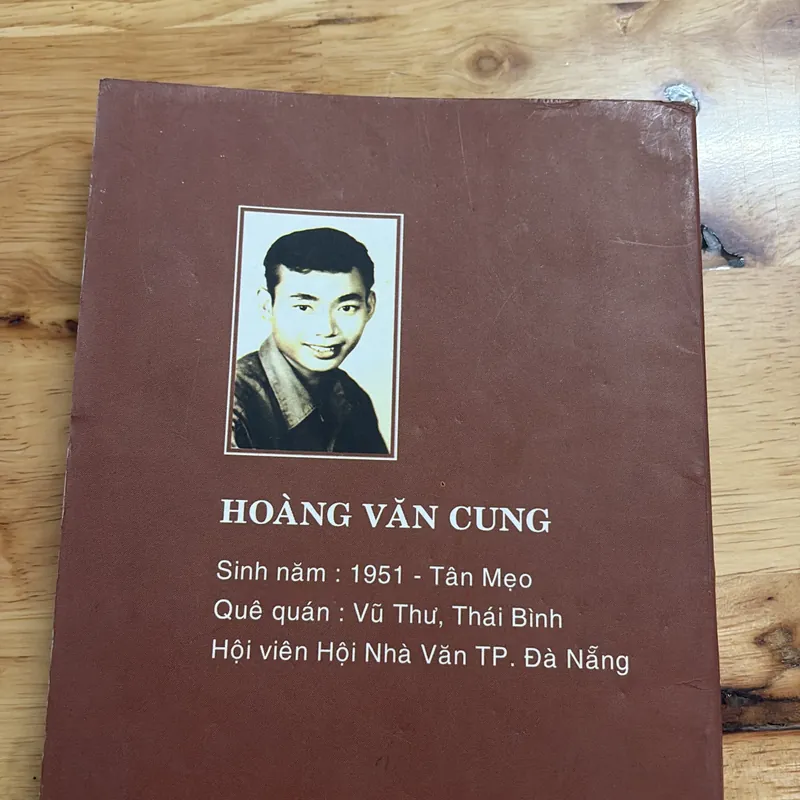 [Chữ Ký Tác Giả] - II Truyện Ngắn: Tình Yêu Và Người Lính - Hoàng Văn Cung - 2002 680753