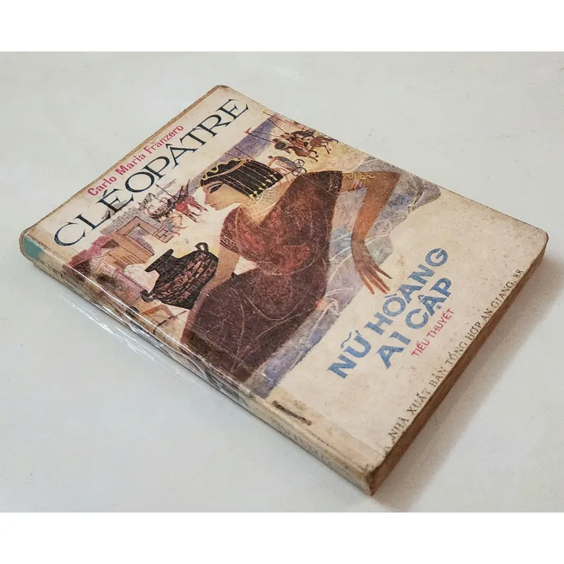 NỮ HOÀNG AI CẬP CLEOPATRA - Nhà văn Carlo Maria Franzero 709243