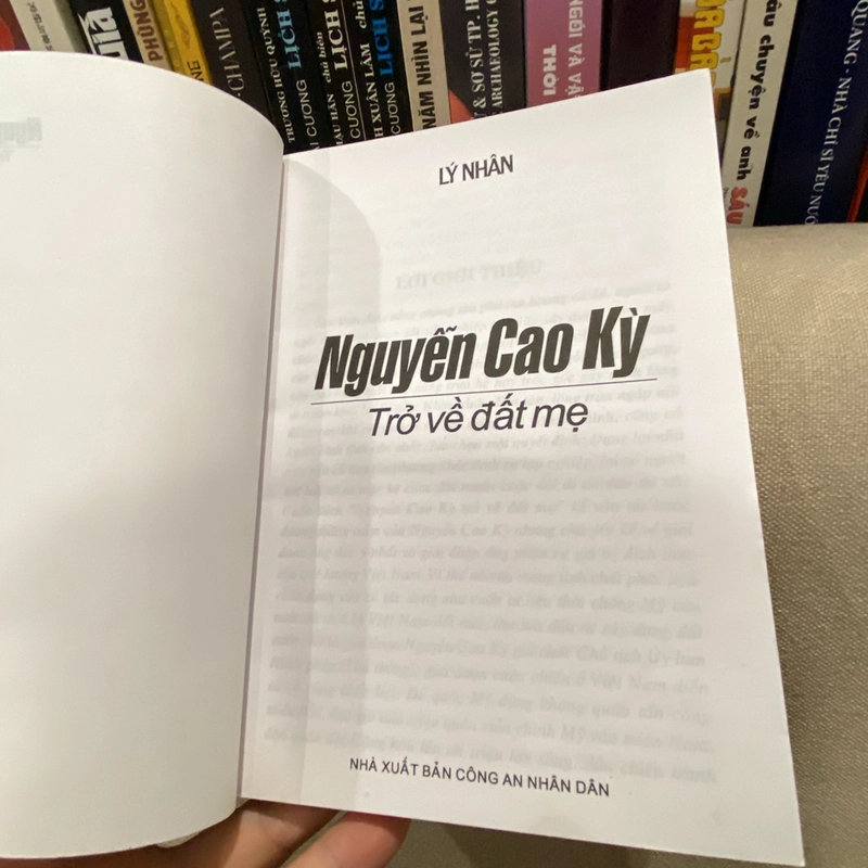 NGUYỄN CAO KỲ - TRỞ VỀ ĐẤT MẸ (in năm 2007) 455161