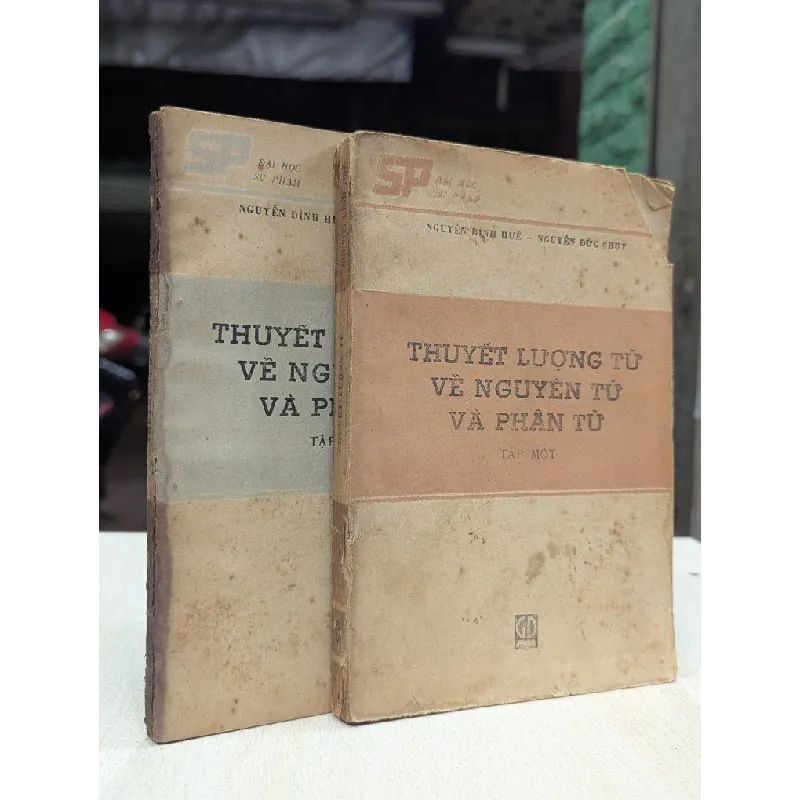 Thuyết lượng tử về nguyên tử và phân tử - Nguyễn Đình Huê và Nguyễn Đức Chuy 701841