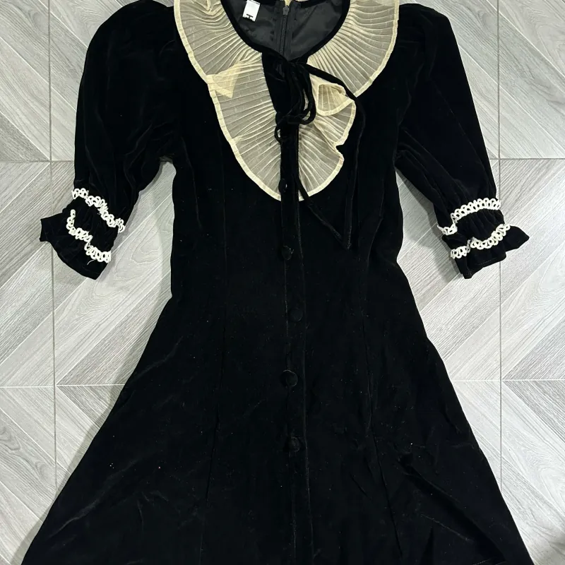 Váy nhung đen tiểu thư  975891