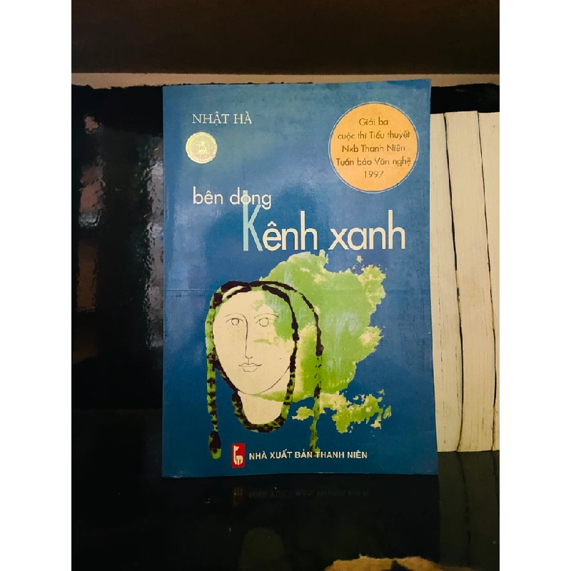 (Sách cũ SCGR) Bên dòng kênh xanh - Nhật Hà - Văn học VAVOA1ST4-14 Blogmeo090426 1017077