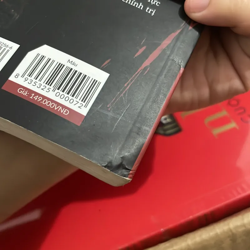 (trinh thám) - Máu - Maggie Gee 1008969