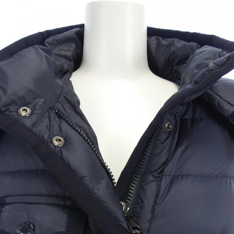 Áo khoác lông vũ MONCLER 638147