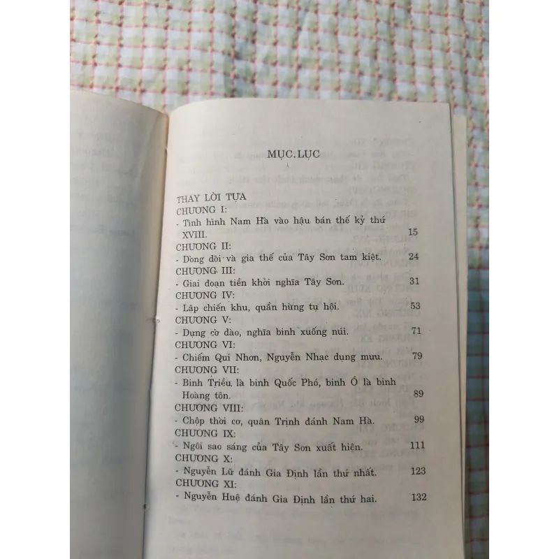 TÂY SƠN TAM KIỆT - Tác giả Trần Phương Hồ 713706