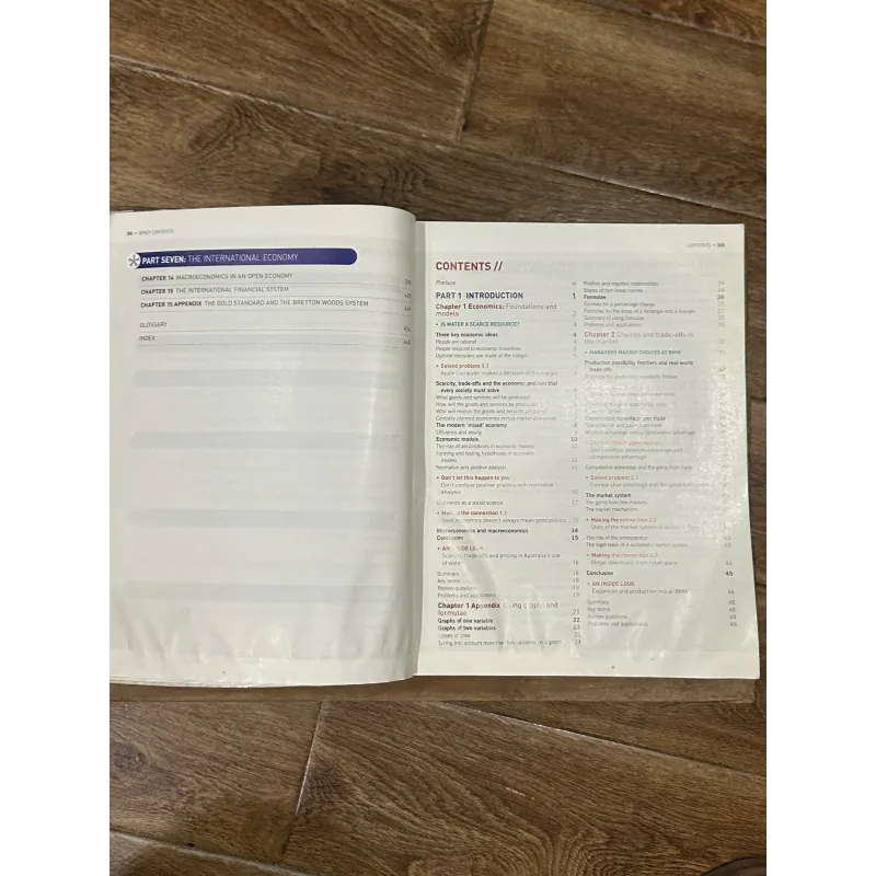 Macroeconomics - Hubbard và cộng sự (2nd edition) 750727