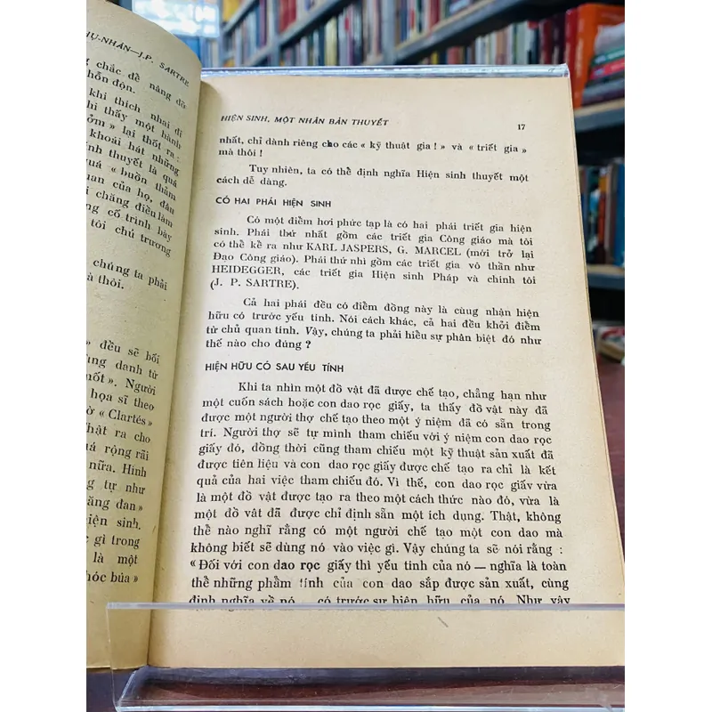 HIỆN SINH - MỘT NHÂN BẢN THUYẾT  611387