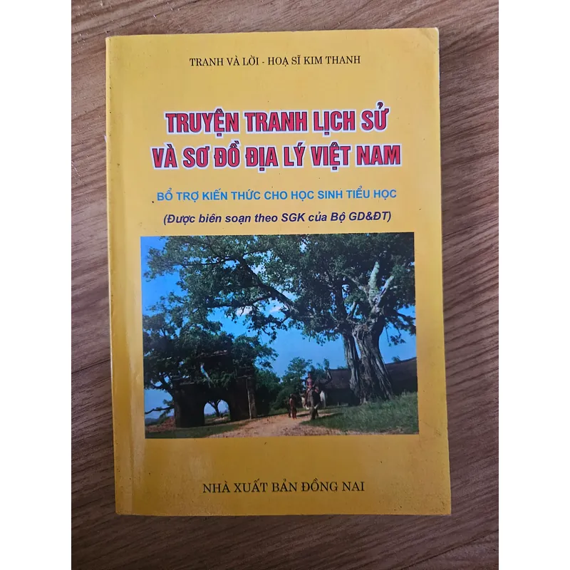 Truyện tranh lịch sử và sơ đồ địa lý Việt Nam
 703780