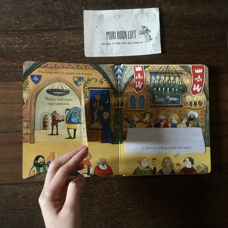 Sách ngoại văn The Castle - Peep inside, New, Board Book 483037