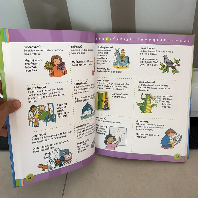 Học tiếng anh qua hình ảnh sách màu Illustrated Dictionary Bright Sparks 7-9 tuổi 688961