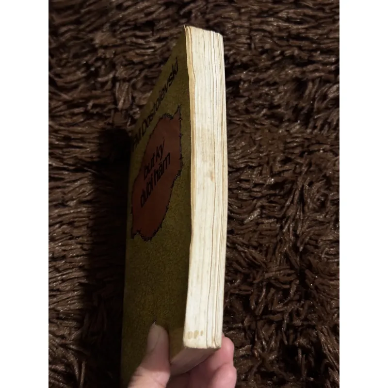 Bút ký dưới hầm 763370