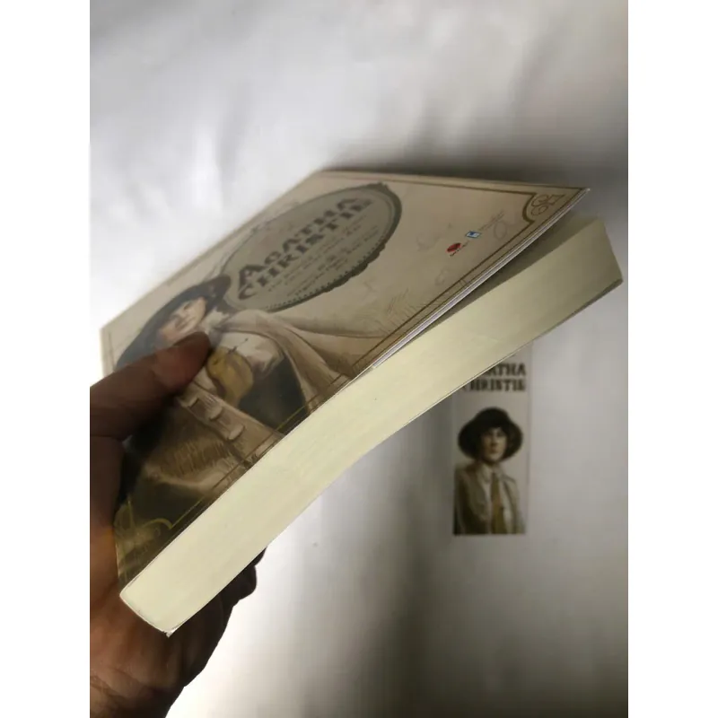 Chuyện Tình Agatha Christie - Nina De Gramont 731151