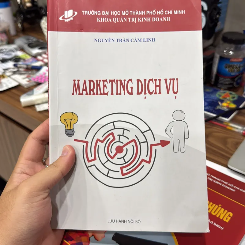 Sách Marketing dịch vụ 713679