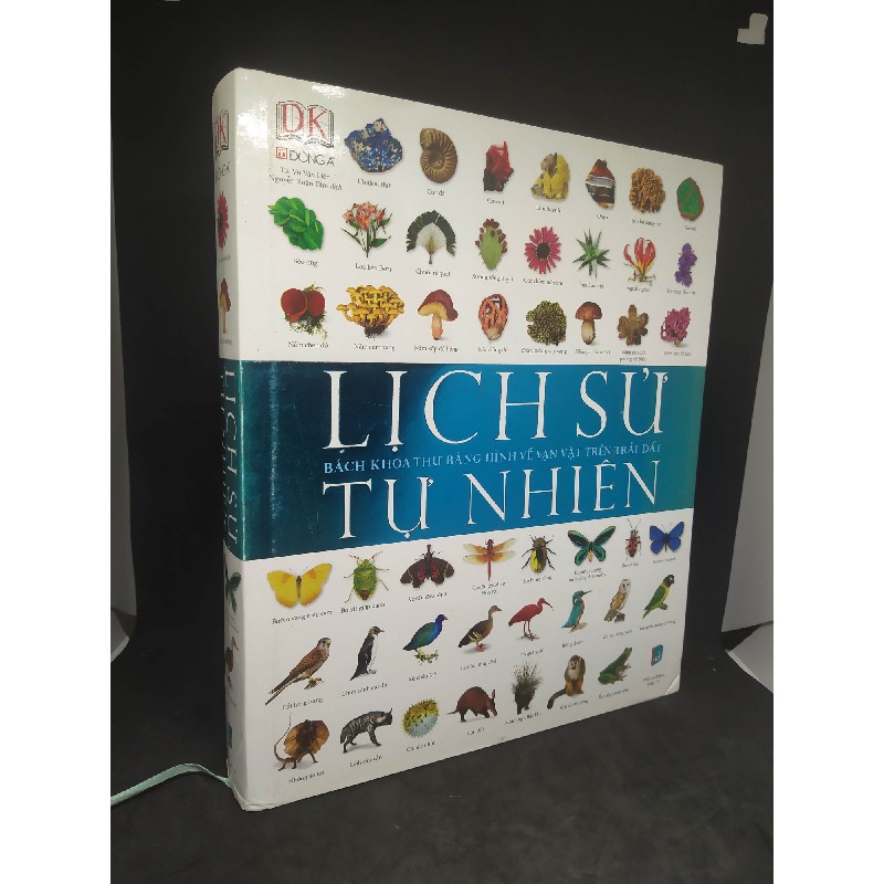 Lịch sử tự nhiên bách khoa thư bằng hình về vạn vật trên trái đất - bìa cứng mới 90% (bìa sau bị xước) HCM1012 40871