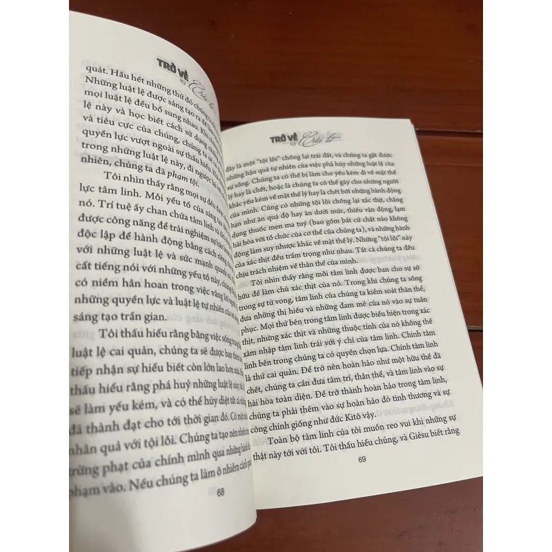 Trở về từ cửa tử Betty J. Eadie 927377