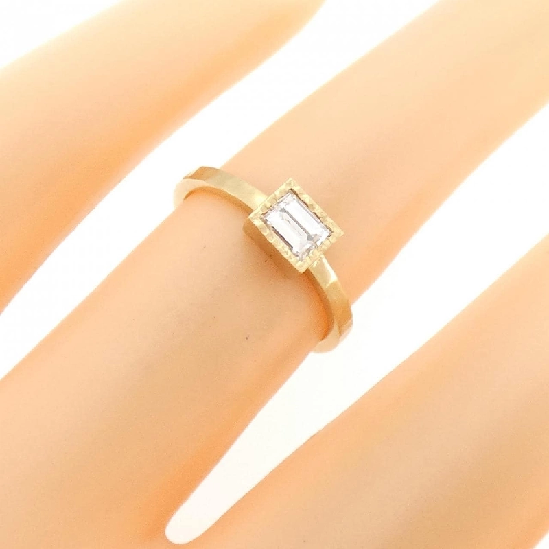 【Sản phẩm mới】Nhẫn kim cương K18YG 0.28CT 670239