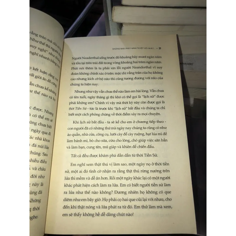 Chuyện nhỏ trong thế giới lớn - E.H.Gombrich 995110