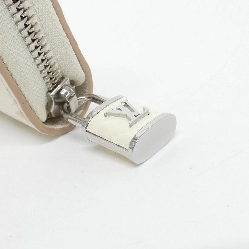 Ví Zippy da kỳ lạ Louis Vuitton N97773 620793