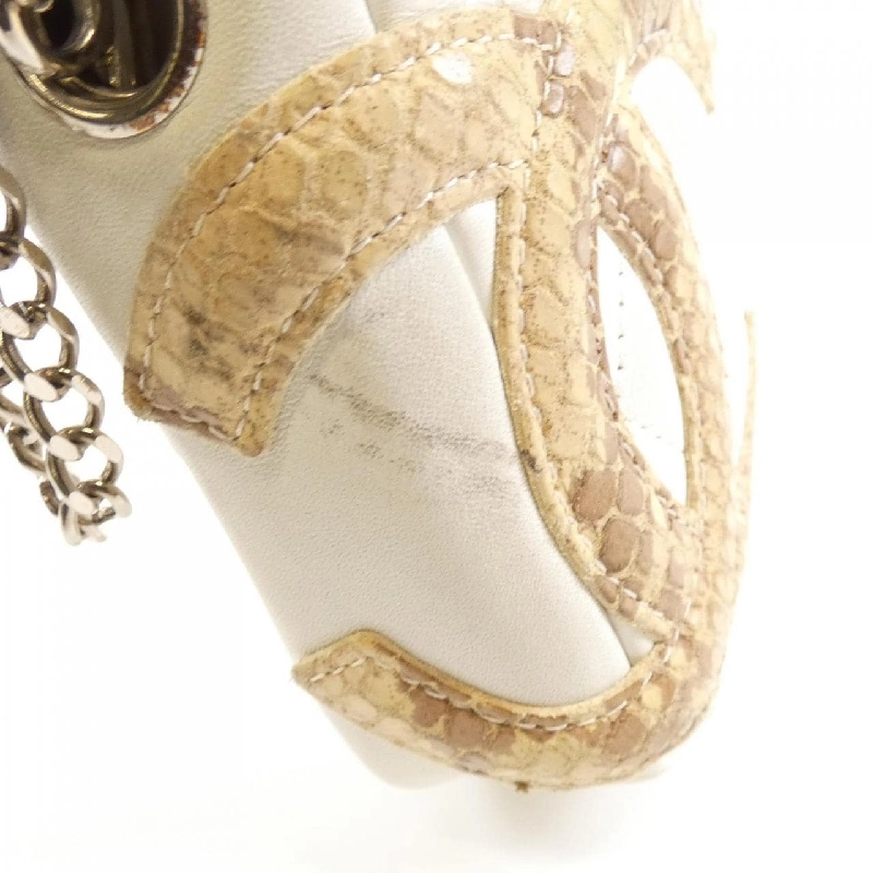 Túi xách chéo Chanel Cambon Line 25175 613372