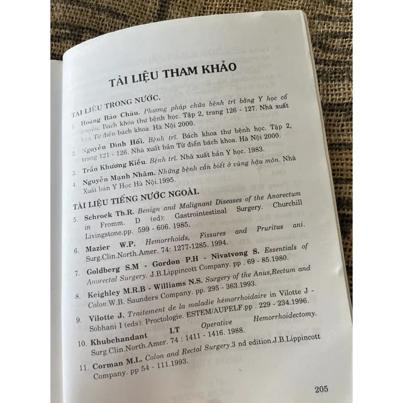Bệnh trĩ : 210 trang ; TS.BS. LÊ QUANG NGHĨA- PGS.TS. NGUYỄN VĂN CHỪNG 1019344