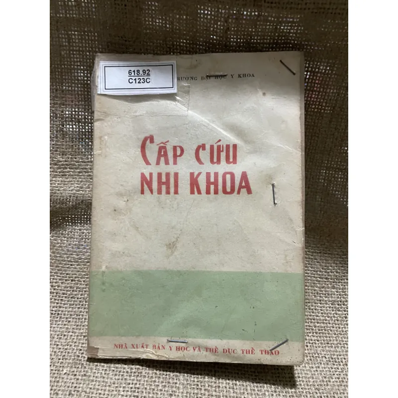 Cấp cứu nhi khoa- 200 trang- xuất bản 1967  925854