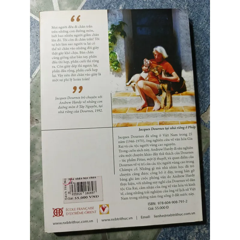 Nhà nhân học chân trần: Nghe và đọc Jacques Dournes - Andrew Hardy 973993