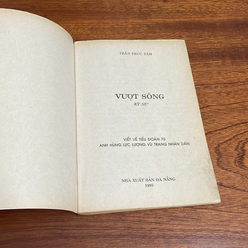 II Ký Sự: Vượt Sông - Trần Trúc Tâm - 1995 501650