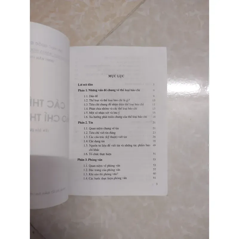 Sách: Các thể loại báo chí thông tấn 932520