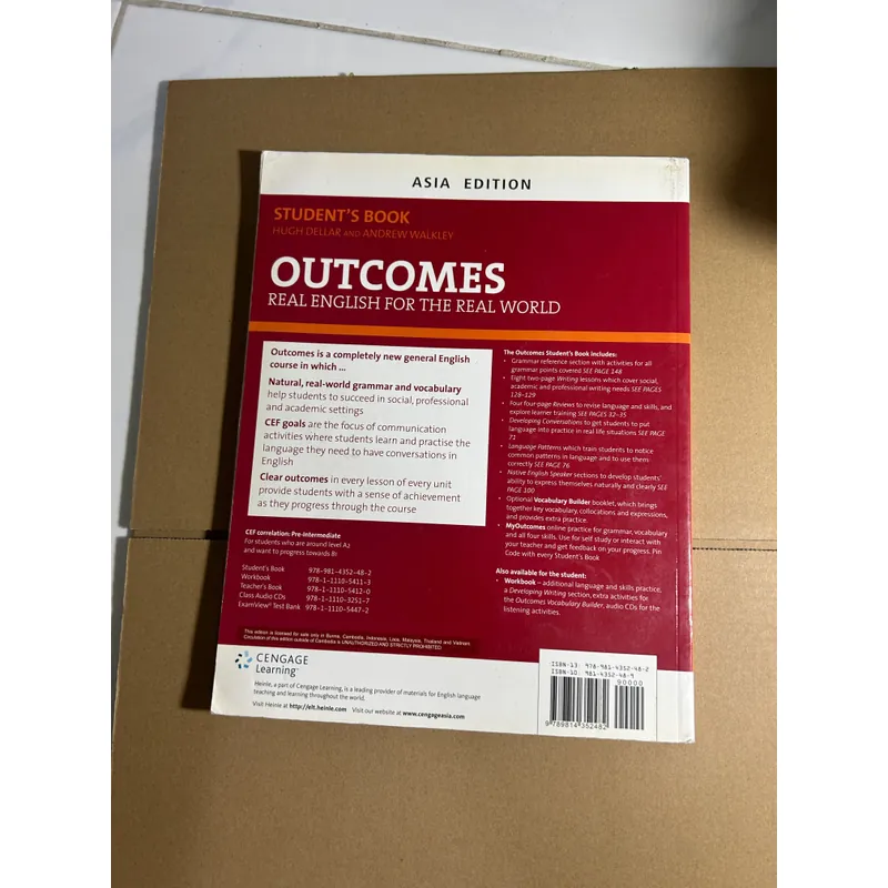 Outcomes Pre-intermediate Student's Book 732249