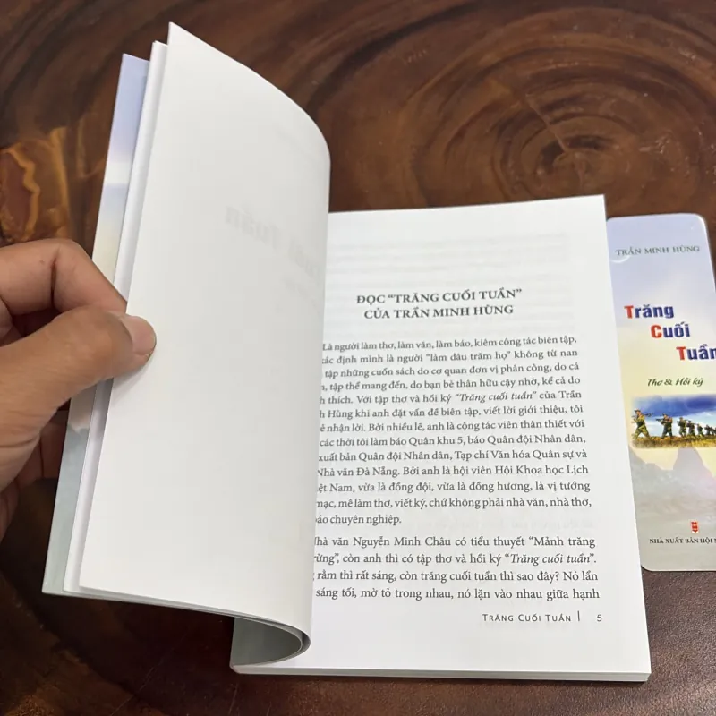 II Thơ Và Hồi Ký: Trăng Cuối Tuần - Trần Minh Hùng - 2019 1001907