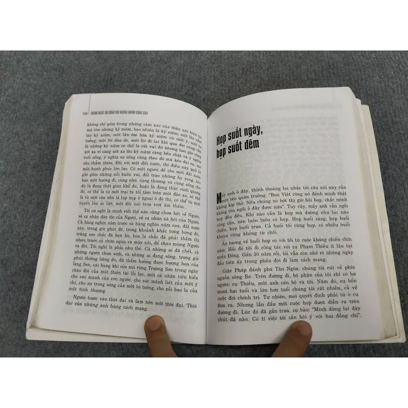 THÁNG NGÀY TÔI SỐNG VỚI NHỮNG NGƯỜI CỘNG SẢN 991035