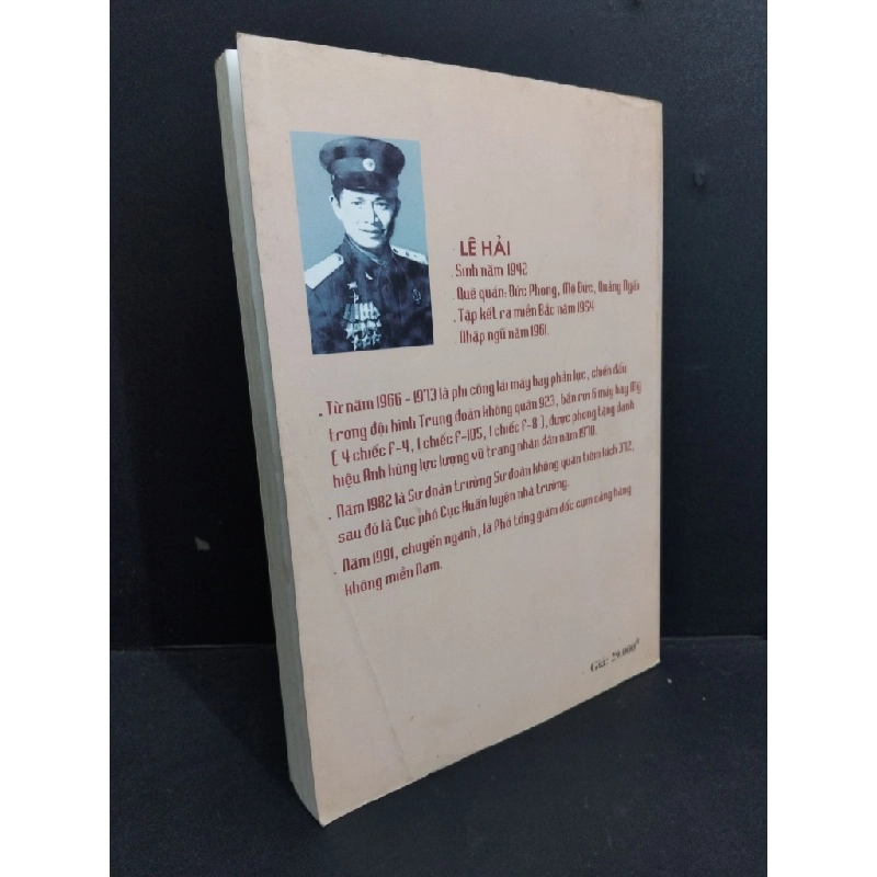 Phi công tiêm kích mới 80% ố gấp bìa có chữ ký tác giả 2004 HCM2811 Lê Hải LỊCH SỬ - CHÍNH TRỊ - TRIẾT HỌC Oreka-Blogmeo 330940