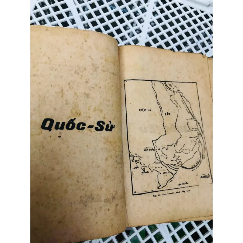 QUỐC – SỬ/ CÔNG DÂN / ĐỊA LÝ - sách xưa 799095
