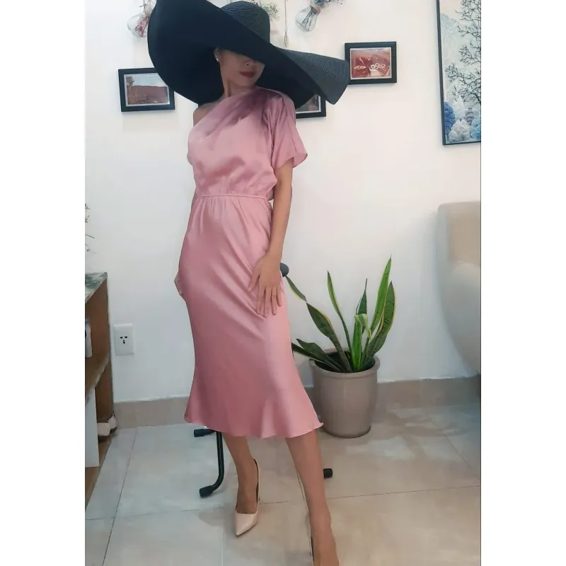 Đầm lụa satin, lệch vai, eo co dãn 797022