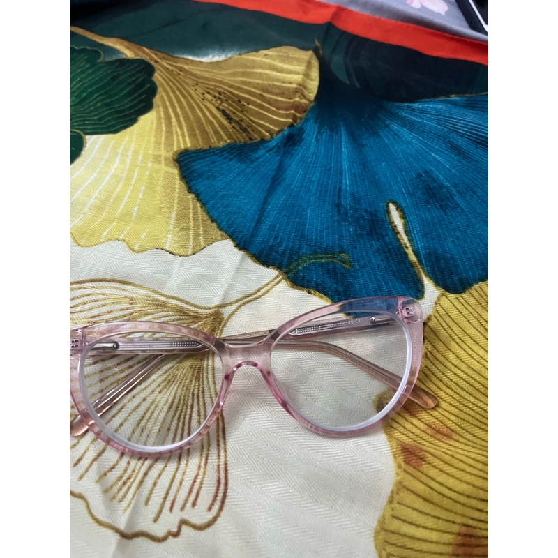 Mắt kinh cận nữ 476049