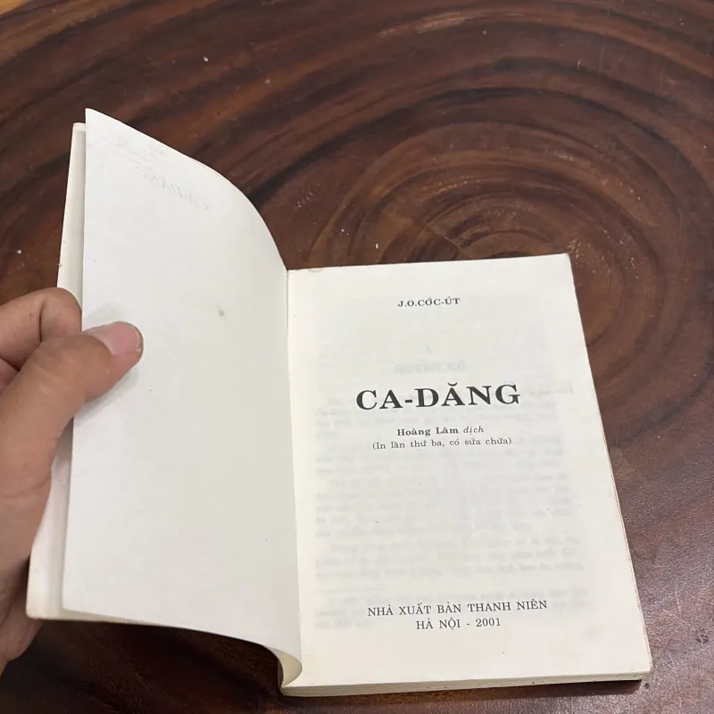 II Văn Học: Ca-Dăng - J.O.CỚC.ÚT - 2001 977196